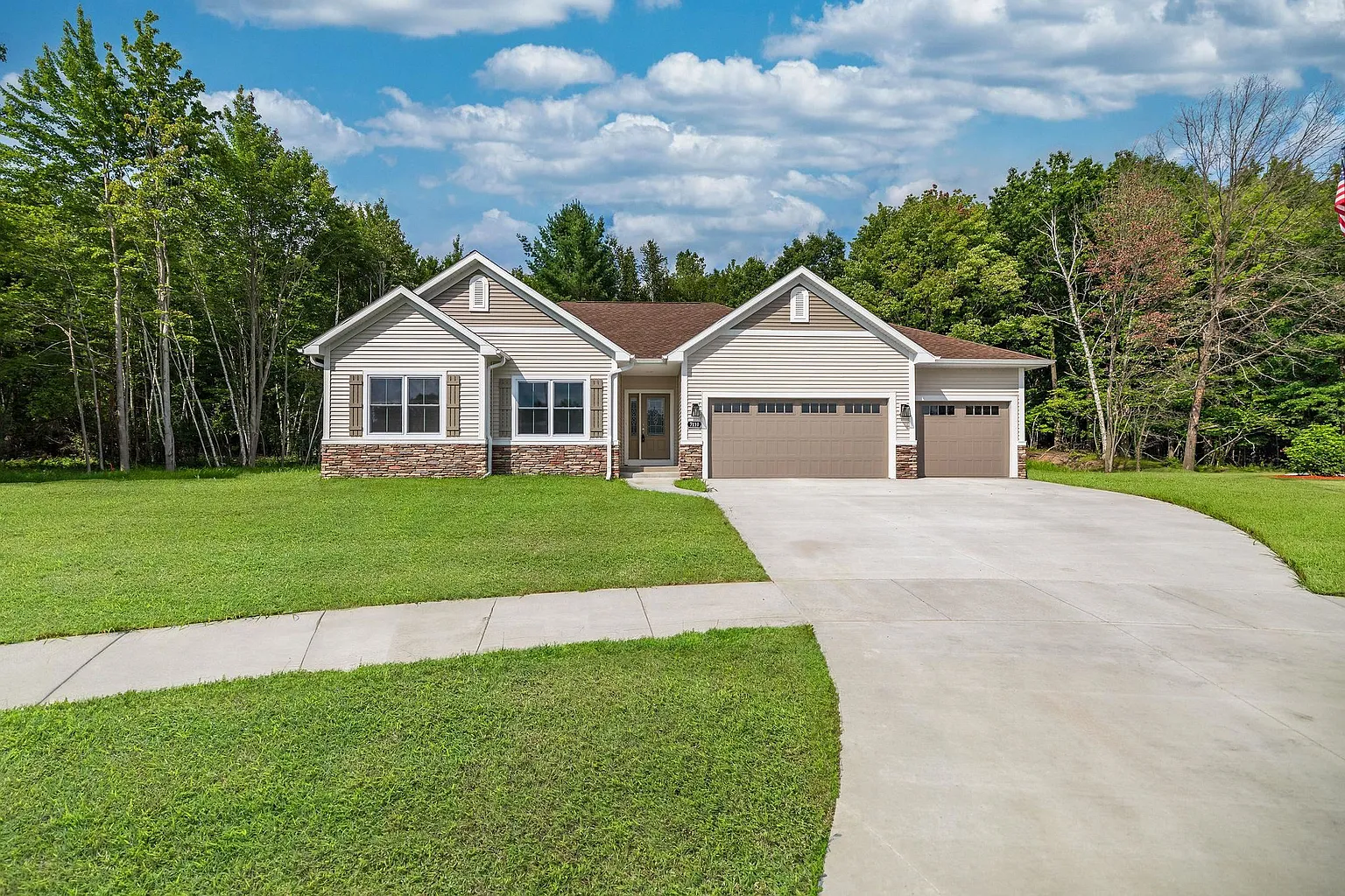 7110 Silent Woods Cir photo 1