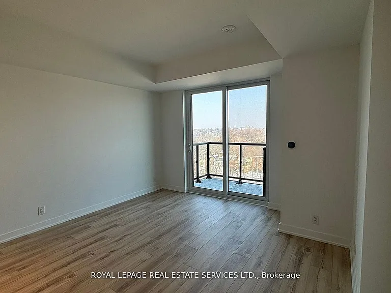 1660 Bloor St W #401 — Photo 3