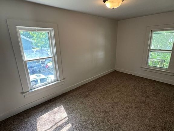 5th image of 1360 Huestis Ave
