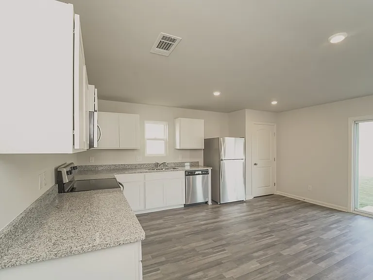 639 Farmstead Trl — Photo 9