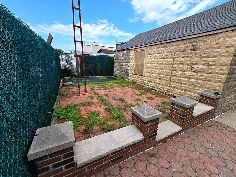 72-29 66th Rd #WHOLE HOUSE — Photo 28