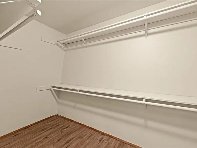 400 S Morain St #7 — Photo 15