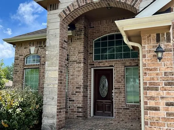 3909 Glenoak Dr, Pearland, TX 77581