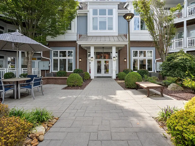 Greylyn Estates — Photo 24