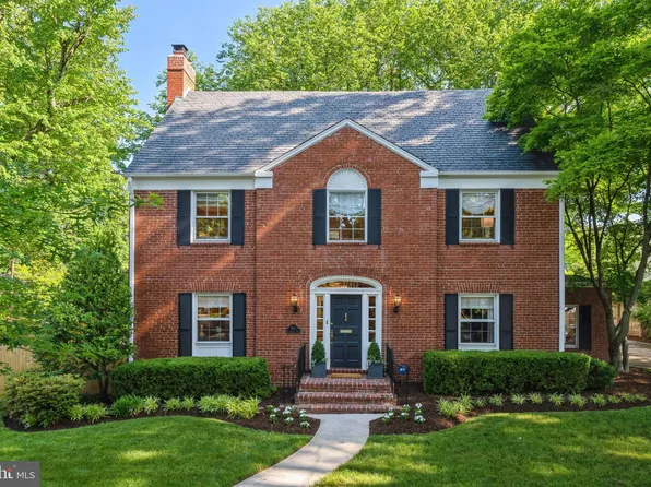 3705 Blackthorn Ct, Chevy Chase, MD 20815