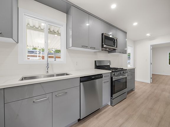 4th image of 1840 160th St #337