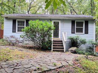 405 Barclay Rd, Chapel Hill, NC 27516