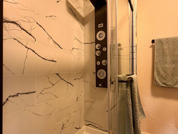 5th image of 2205 Bridlewood Dr