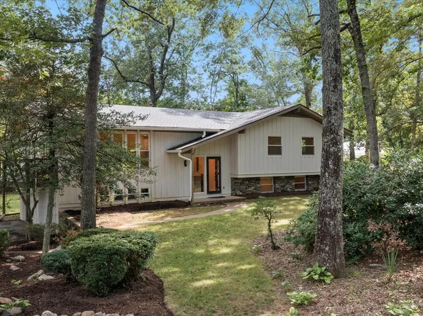 3005 Chestnut Tree Rd, Hendersonville, NC 28792