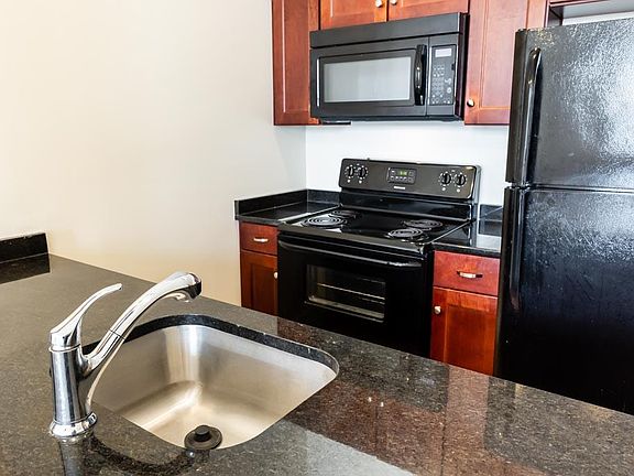 2nd image of 412 Jackson St APT 111