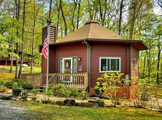 25 Beauregard Trce, Ellijay, GA 30536