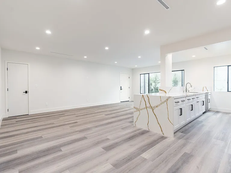 1262 N Sweetzer Ave #105 — Photo 18