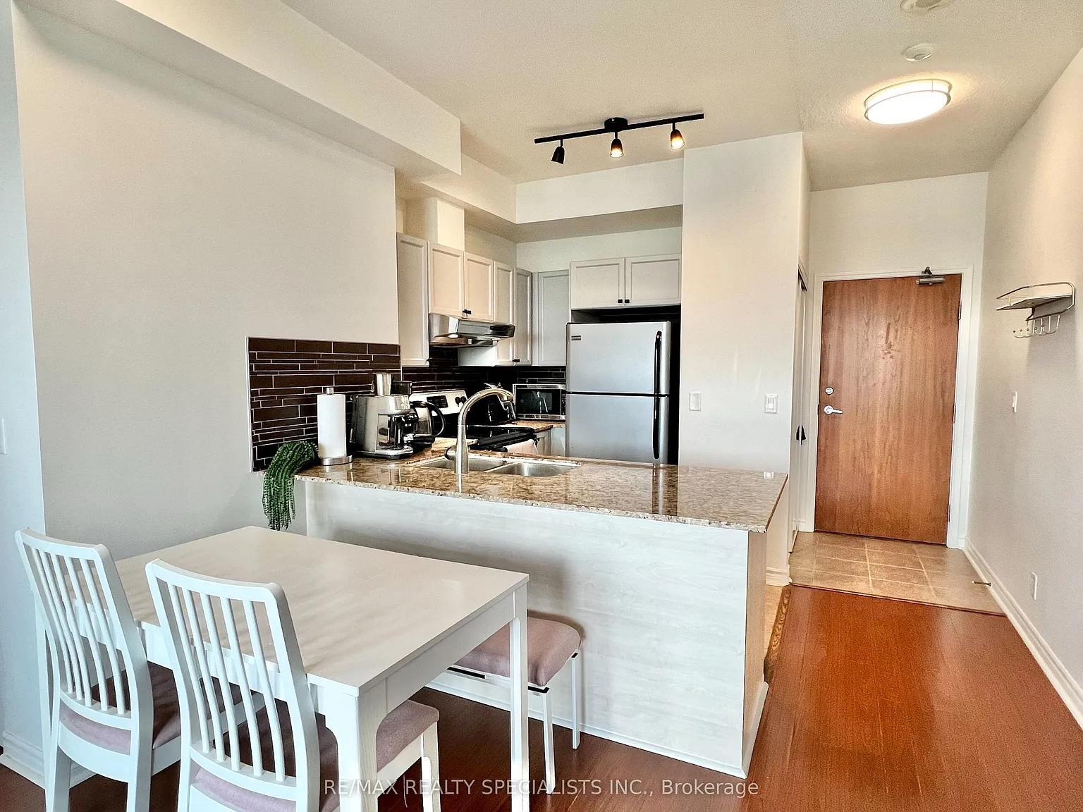 1 bed, $2,200 — Photo 3