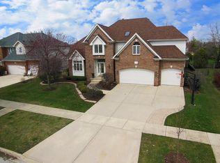 3715 Landsdown Ave, Naperville, IL 60564