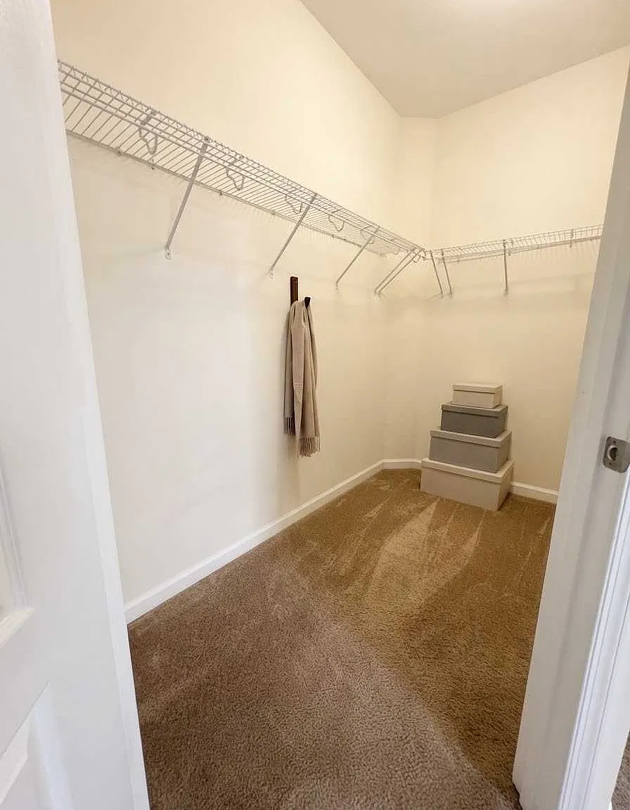 3 bed, 3.5 bath, 2481 sqft, $3,100 — Photo 4