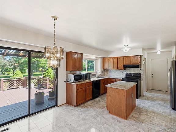 4th image of 1280 Falcon Dr