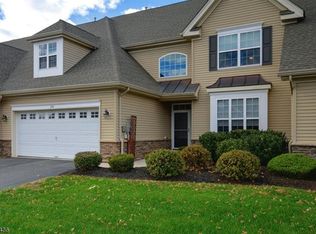 24 Fehervari Ct, Somerset, NJ 08873