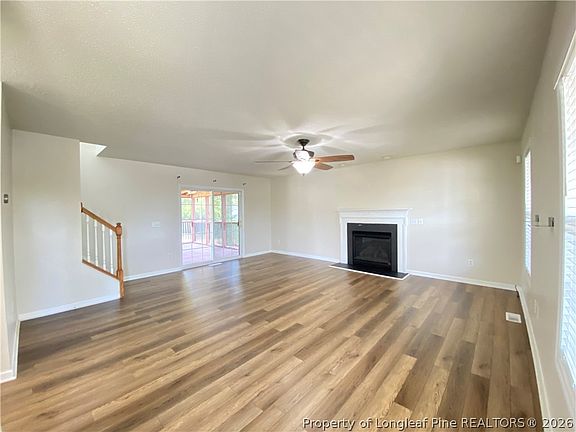 4th image of 346 Cresthaven Dr