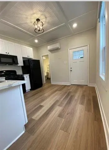1 bed, 1.0 bath, 350 sqft, $1,250 — Photo 3