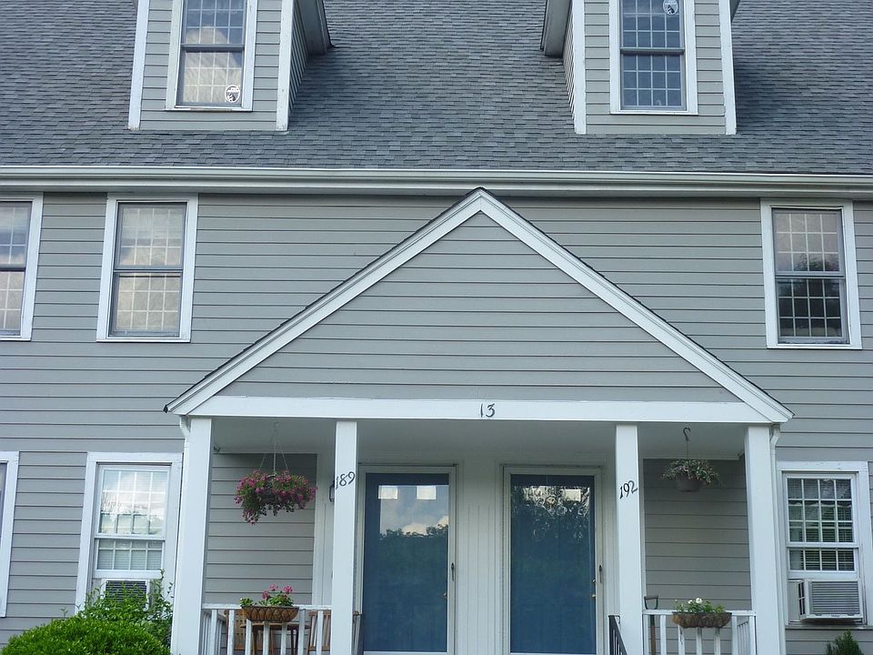 Large townhouse in great complex