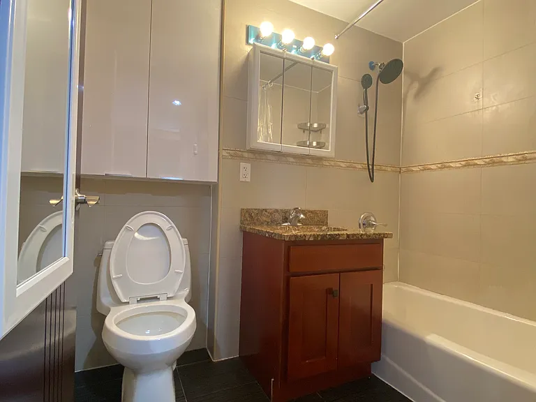 92 Canal St #11D — Photo 7