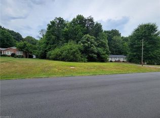 1819 River Dale Rd #35, Pfafftown, NC 27040