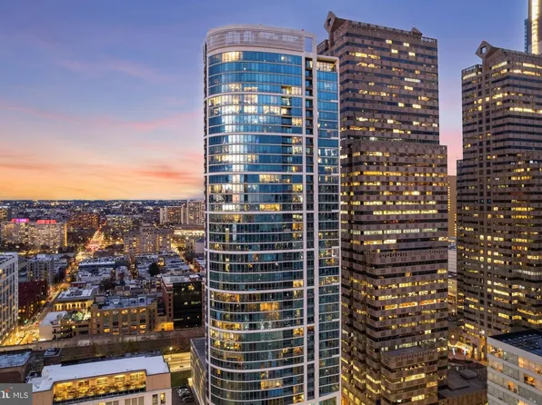 2101 Market St Unit 2307, Philadelphia, PA 19103