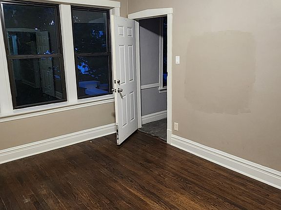 4th image of 4511 S Washtenaw Ave Unit 2