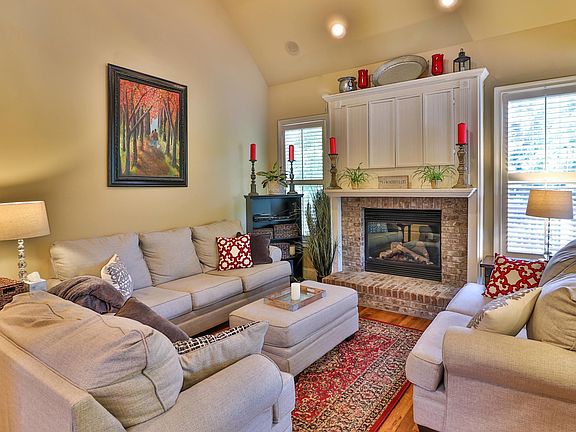 4th image of 1620 Autumn Tree Ln