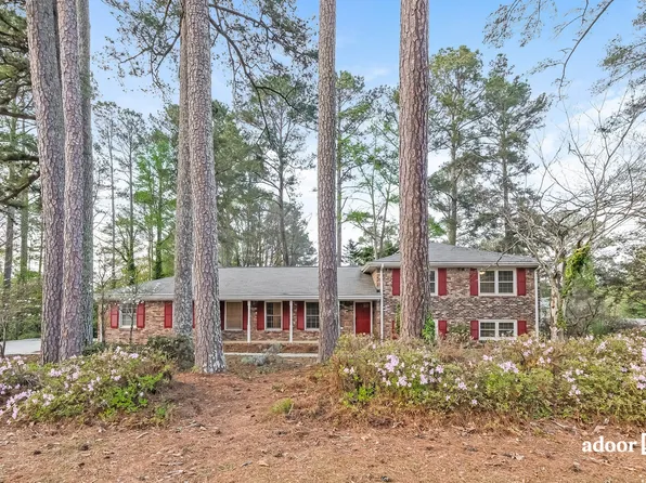 704 Clubhouse Dr SE, Conyers, GA 30094