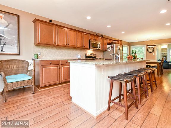 5th image of 6 Summer Lake Ct