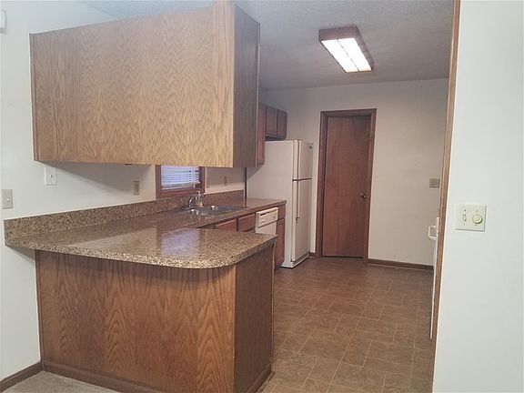 3rd image of 6098 147th Ave