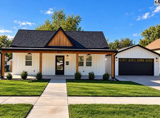 505 N West Ave, Lyons, KS 67554