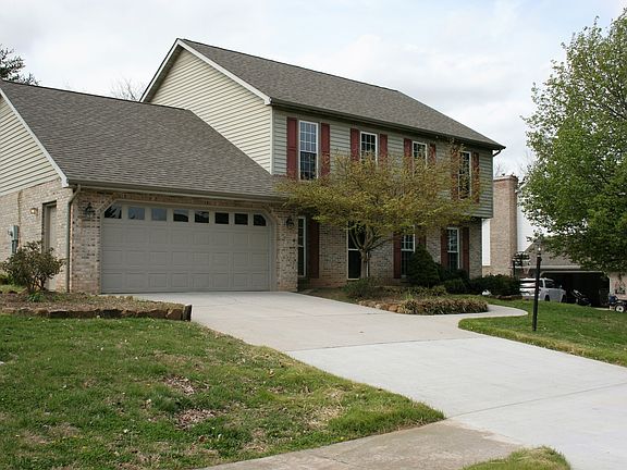 2nd image of 819 Somerset Dr