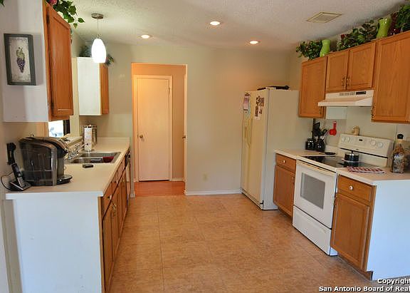 5th image of 8082 Chestnut Ash Dr