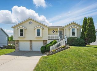 10912 N Farley Ave, Kansas City, MO 64157