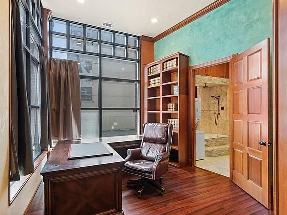 5th image of 123 Queen Anne Ave #101