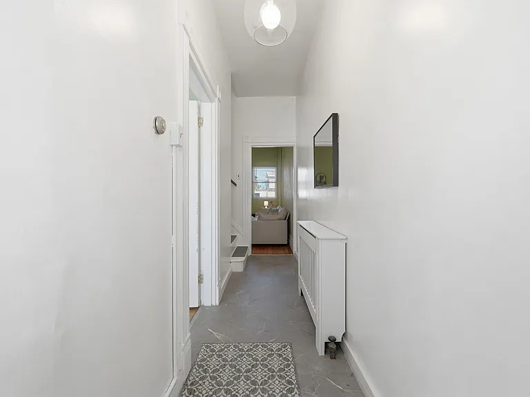 111 Pearl St — Photo 2