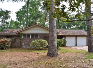 3018 Crest Dr, Dickinson, TX 77539