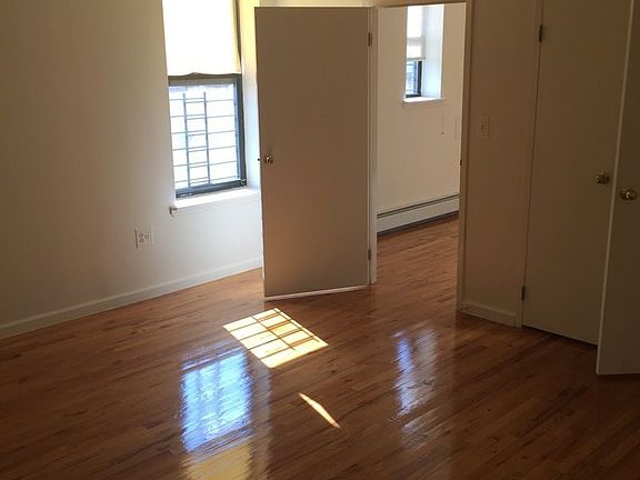 4th image of 727 Macdonough St APT 4