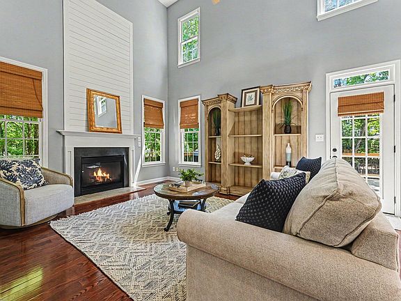 2nd image of 1200 Alderwood Ct
