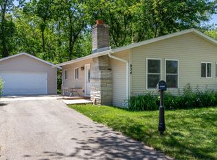 934 Berkley St, Carpentersville, IL 60110