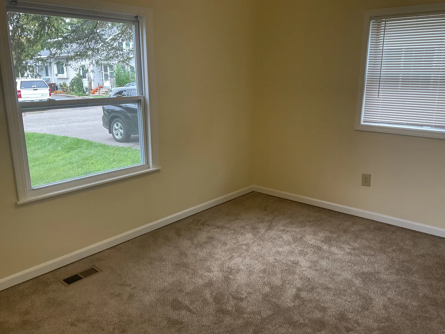 2 bed, 760 sqft, $975 — Photo 4