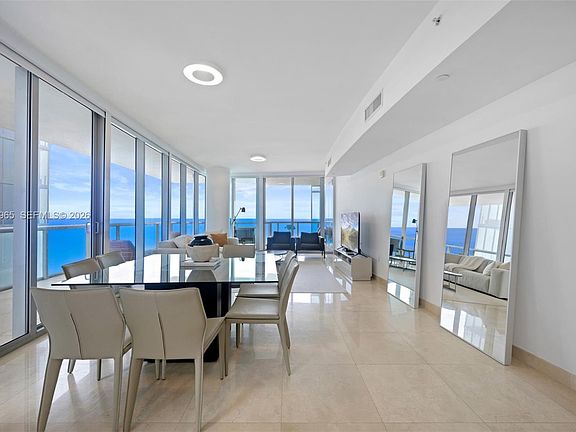 3rd image of 17121 Collins Ave APT 1508