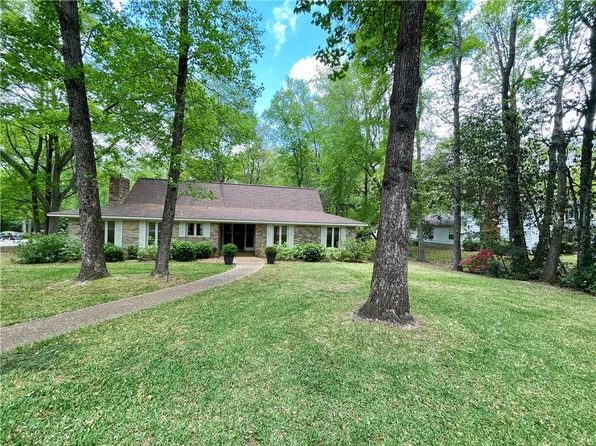 404 Kimberly Dr, Auburn, AL 36832