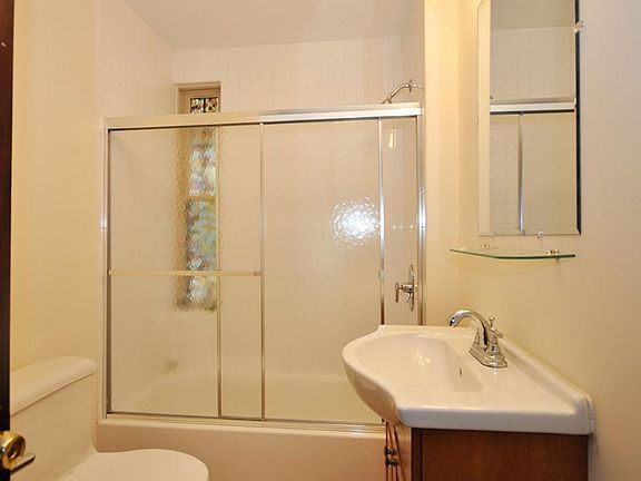 4th image of 58 Englewood Ave #3