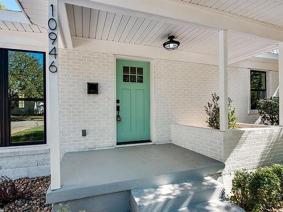 3rd image of 10946 Park Oak Cir