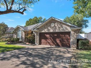 3305 Timber View Cir, Bedford, TX 76021
