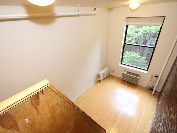 5th image of 139 W 14th St APT 1H