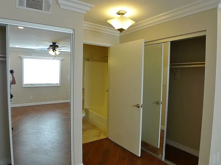 Villa De Adel Apts — Photo 65